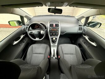 Toyota Auris 1.33i 73kW, ČR, 9/2011, 2.maj. Nové STK - 8