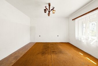 Rodinný dům s udržovanou zahradou v obci Vojkovice – ihned k - 8