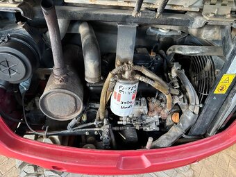 Minibagr Takeuchi TB228 - 8
