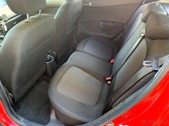 Hyundai i20 , r.v. 2013, 1.MAJITEL , 113 000 KM, původ ČR - 8