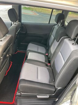 Mazda 5 - 8