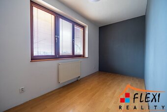 Pronájem prostorného bytu 3+1 s balkónem (85,5m²) a vlastní - 8
