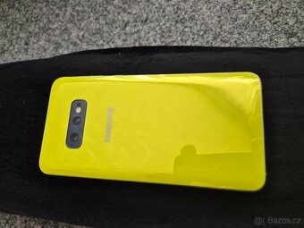 Prodám Samsung s10e v krasnem stavu, ppne funkcni, žlutý - 8