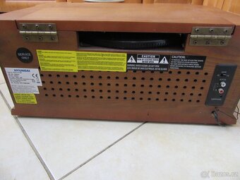 Nabízím dřevěné radio Hundai. Radio hraje. Gramofon se netoč - 8