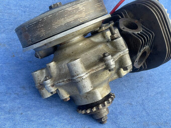 Jawa 250 Speciál FJ/Přírubová - Motor - 8