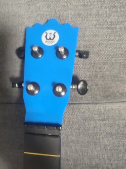Ukulele a obal na ukulele - sada - 8