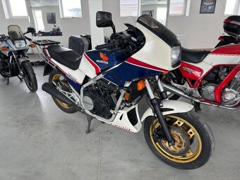 HONDA VF 750 F - 8