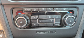 VW Golf VI 1,6 TDi ,Climatronic,nez. topení - 8