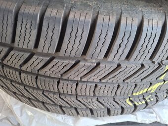Continental- 205/55 R 17 H,zimní, 18 tis najeto - 8