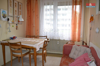 Prodej bytu 3+1, 68 m², Náchod, ul. Běloveská - 8