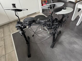 elektronická bicí souprava Alesis Debut Kit.+ stolička - 8