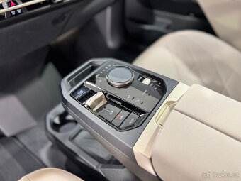 BMW iX Xdrive 40 SPORT - 8