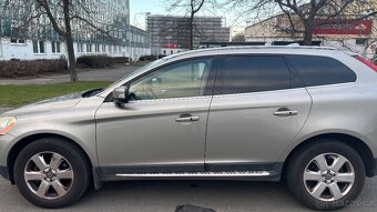 VOLVO XC60 D5 AWD - 8