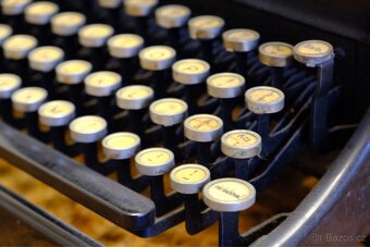 Starožitný psací stroj U.S. Mirsa Ideal - 8