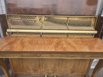 Piano Petrof - 8