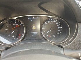Nissan X-Trail najeto 67 xxxkm REZERVACE - 8