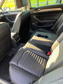 VW Passat 2.0TDi R-line 4x4 - 8
