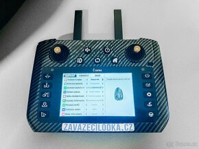 Zavážecí loďka - GPS / echolot / barevný displej / čeština - 8