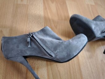 Dámské Guess boty v.40 bar.MGREY - 8