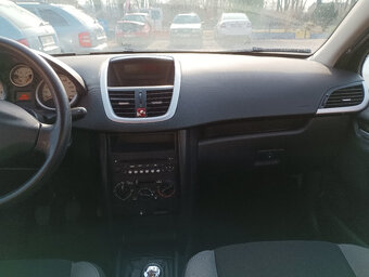 Peugeot 207 1.4 - 8
