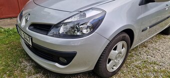 Renault Clio 1.6 Benzín (r. 2006) Automat - 8
