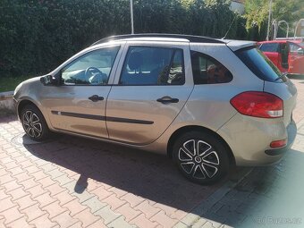 Clio - 8