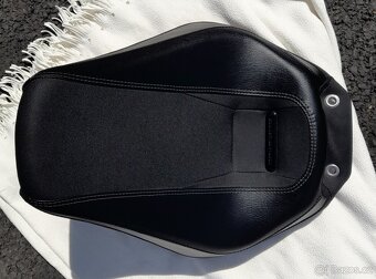 HARLEY DAVIDSON®BREAKOUT M8 - 8