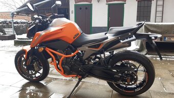 KTM Duke 790 - 8