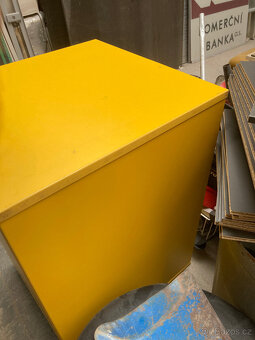 Skříňka TECHO se zámkem nízká na kolečkách 800 kč - 8