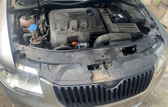 Náhradní díly ŠKODA SUPERB2 2012 - 8