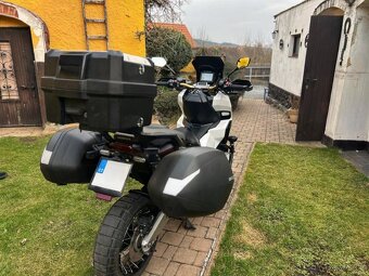 HONDA X-ADV 750 - 8