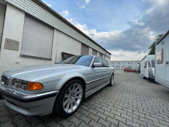 E38 V8 735i automat 1998 zajimavá výbava - 8