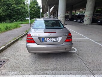Mercedes Benz E320 - 8