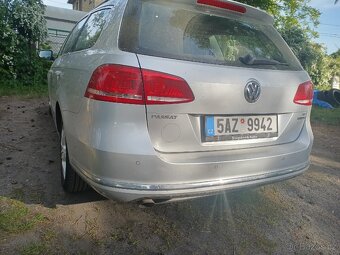 VW Passat B7 combi bluemotion - 8
