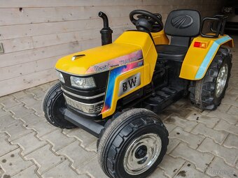 Dětský elektrický traktor Mahindra XXL žlutý - 8