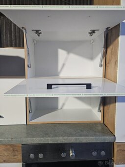 Kuchyňská linka bez spotřebičů - 8