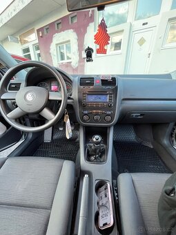 Volkswagen Golf V 1.6 (75kW) - 8