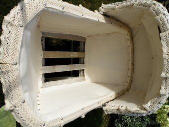 Starožitný kočárek po renovaci - 8