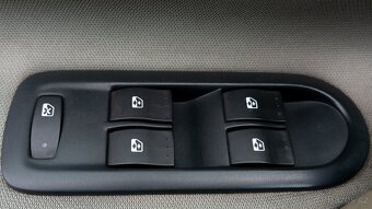 Renault Grand Scénic 1.9 dCi AUTOMAT – 7 míst - 8