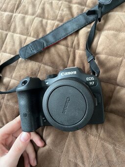 Prodám fotoaparát canon eos R7 - 8