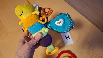 Lucka H - sada motýl, hrkátko, kousátko - 8