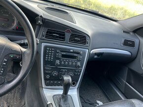 Volvo V70 D5 120kw ND - 8