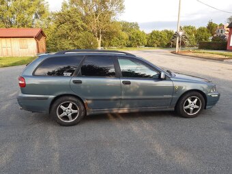 Volvo V40 1.8 - 8