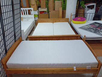 Prodám hezkou postel z masivu 100 x 200 cm - 8