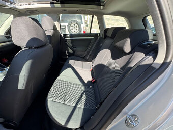 Volkswagen Golf, 1.2,AUTOMAT,SERVIS.KN,PANORAMA - 8