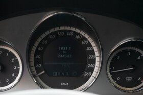 Mercedes-Benz Třídy E350cdi coupe - 8