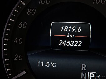 Mercedes-Benz Třídy E, 2.2 E250 150 kW 4MATIC - 8