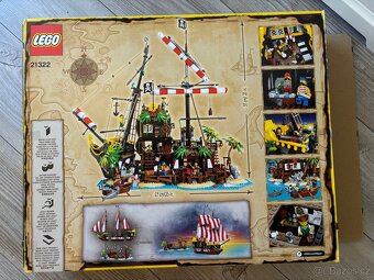 LEGO IDEAS PIRÁTI 21322 Zátoka pirátů z lodě Barakuda - 8
