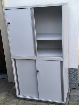Prodám dvě kancelářské skříňky - 8