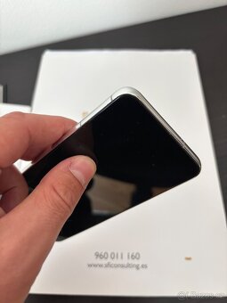 Samsung S22 bílý 8/128 GB - 8